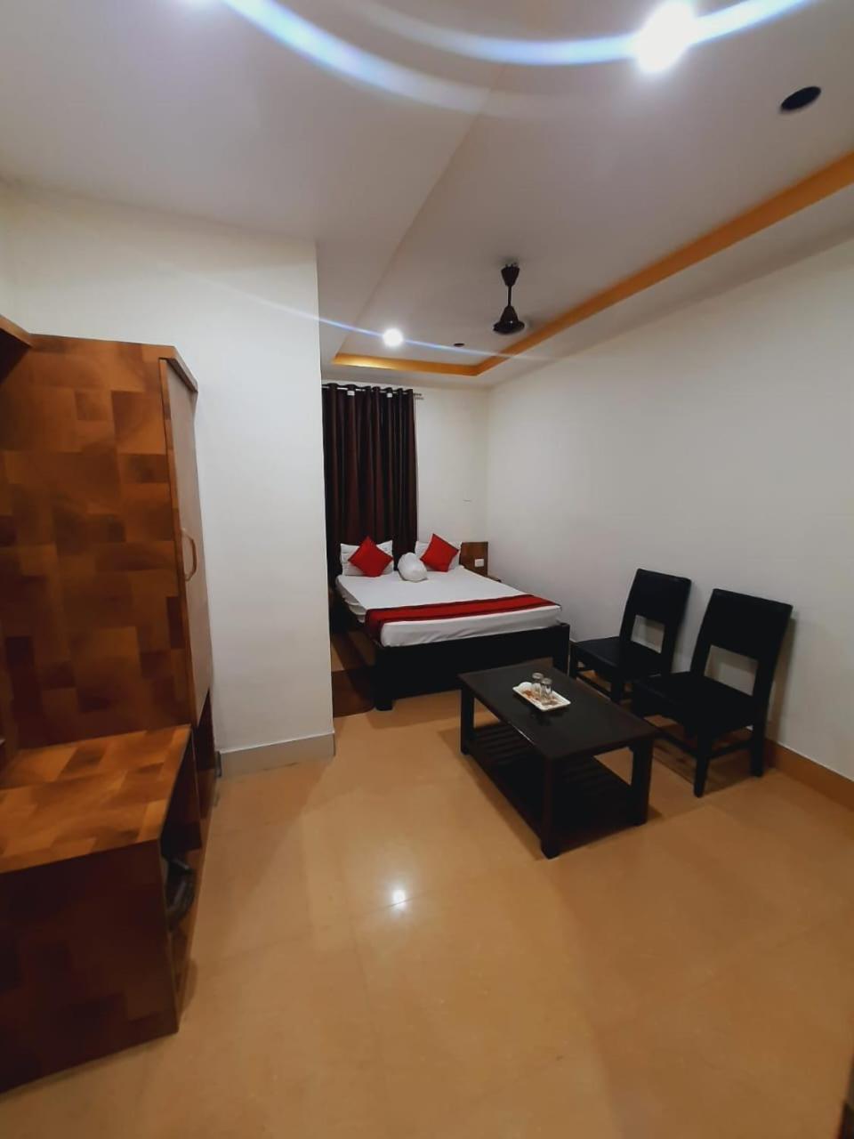 Hotel Knight Inn Airport Guwahati Zewnętrze zdjęcie