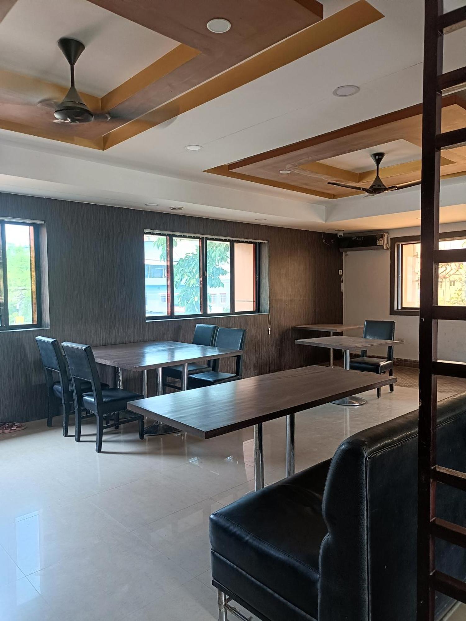 Hotel Knight Inn Airport Guwahati Zewnętrze zdjęcie